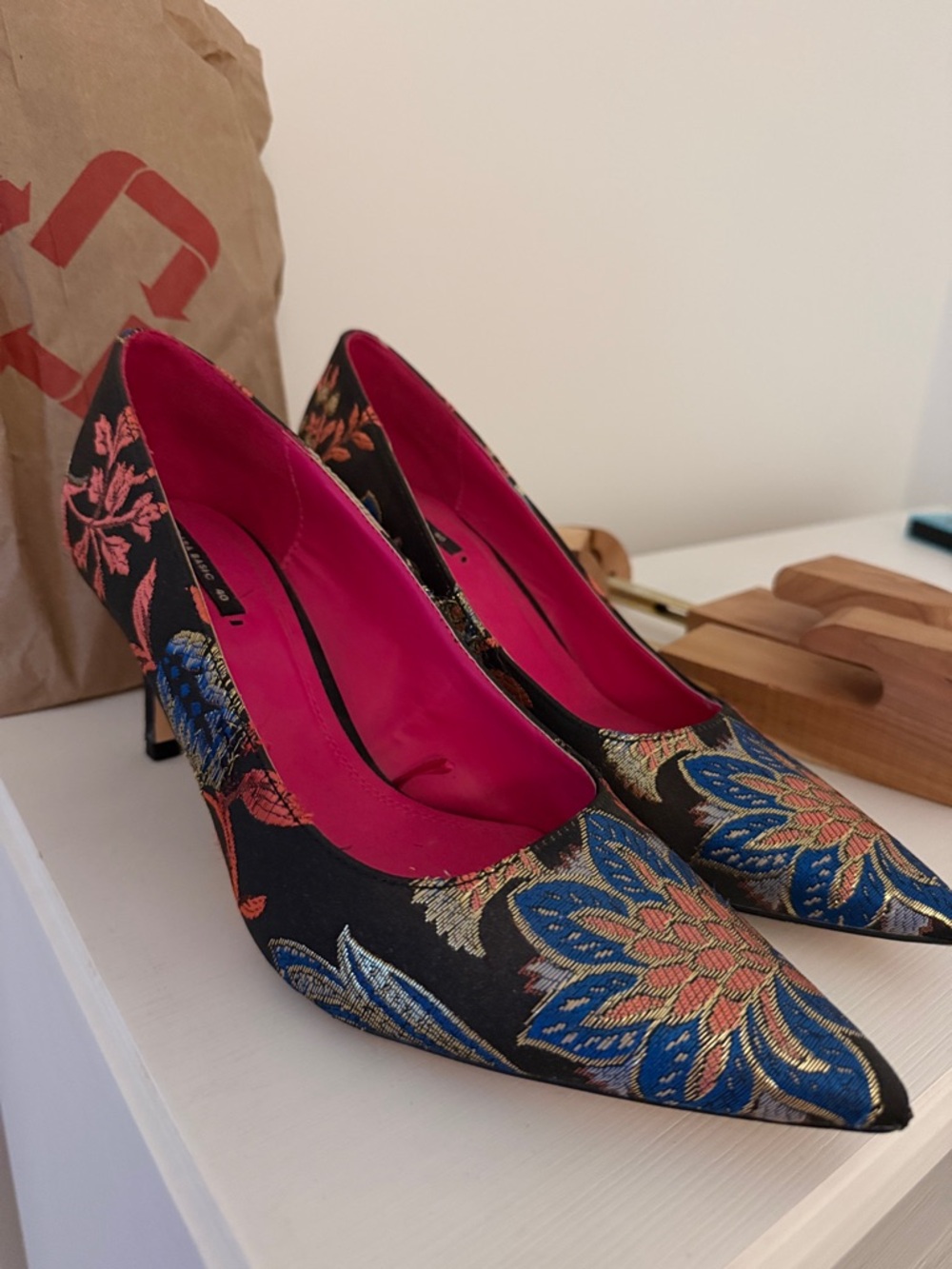 Zara Black Floral Embroidered Pointed-Toe Pumps with Pink Lining